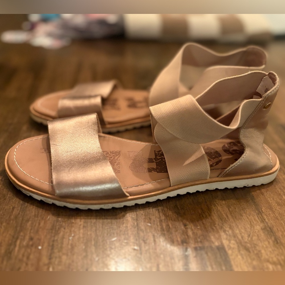 Sorel Bronze and Tan Sandals